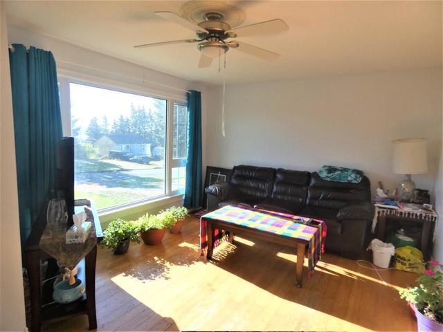 916 94 Avenue, House detached with 3 bedrooms, 2 bathrooms and 1 parking in Dawson Creek BC | Image 6