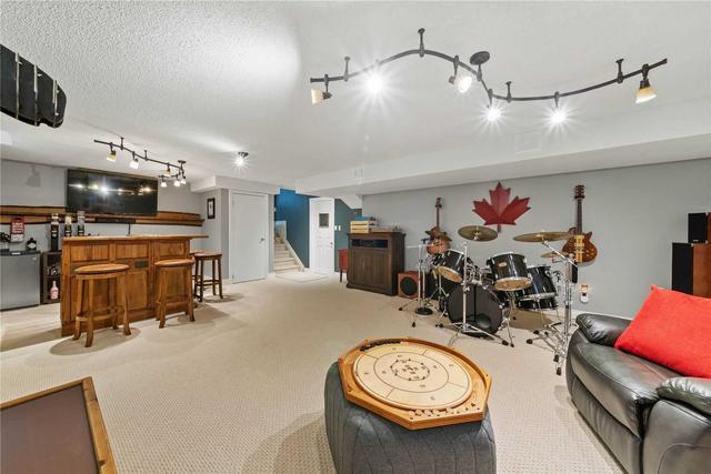 263 Glenabbey Dr, House detached with 4 bedrooms, 2 bathrooms and 5 parking in Clarington ON | Image 25