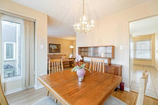 1063 Meadowridge Cres, House attached with 3 bedrooms, 3 bathrooms and 3 parking in Pickering ON | Image 3