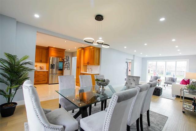 4254 Bloor St W, House detached with 4 bedrooms, 3 bathrooms and 7 parking in Toronto ON | Image 2