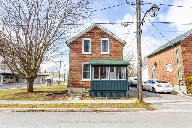169 Hibernia St, House detached with 2 bedrooms, 2 bathrooms and 4 parking in Cobourg ON | Image 1