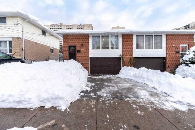 112 Riverdale Dr, House semidetached with 3 bedrooms, 1 bathrooms and 2 parking in Hamilton ON | Image 1