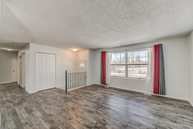 359 Penworth Way Se, House detached with 4 bedrooms, 2 bathrooms and 2 parking in Calgary AB | Image 3