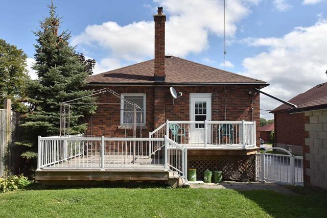 192 Chadburn St, House detached with 3 bedrooms, 2 bathrooms and 5 parking in Oshawa ON | Image 33