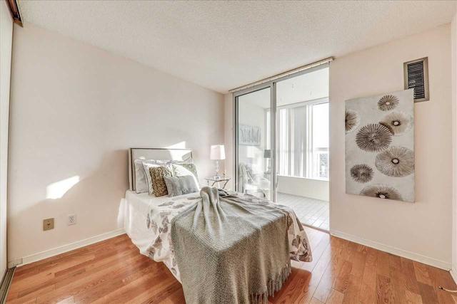 1515 - 330 Mccowan Rd, Condo with 2 bedrooms, 2 bathrooms and 1 parking in Toronto ON | Image 11