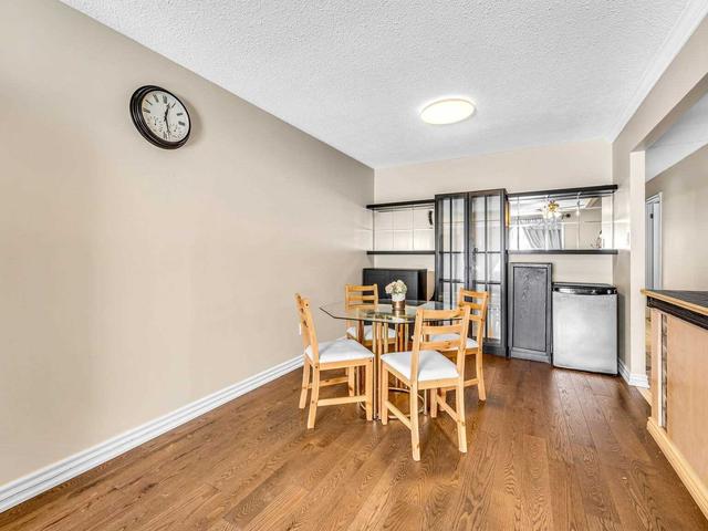 201 Hollyberry Tr, House semidetached with 3 bedrooms, 3 bathrooms and 4 parking in Toronto ON | Image 40