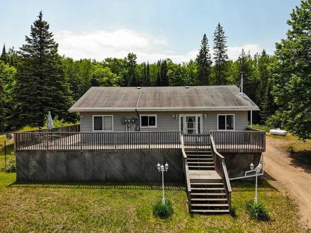 1881 Highway 127 Rd, House detached with 2 bedrooms, 1 bathrooms and 23 parking in Hastings Highlands ON | Image 1