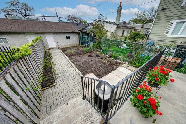 162 Claremont St, House attached with 4 bedrooms, 4 bathrooms and 2 parking in Toronto ON | Image 32