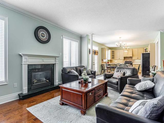 115 Townwood Dr, House detached with 4 bedrooms, 4 bathrooms and 4 parking in Richmond Hill ON | Image 6