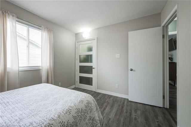310 - 50 Campbell Court, House attached with 2 bedrooms, 1 bathrooms and 1 parking in Stratford ON | Image 5