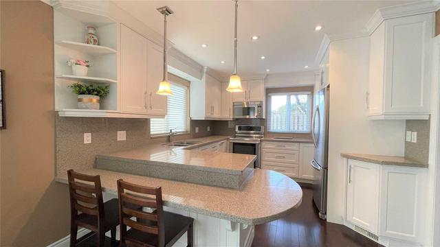 7 Hoseyhill Cres, House detached with 5 bedrooms, 3 bathrooms and 4 parking in Toronto ON | Image 31