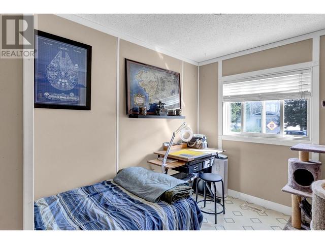 2748 Greenforest Crescent, House other with 3 bedrooms, 2 bathrooms and null parking in Prince George BC | Image 14