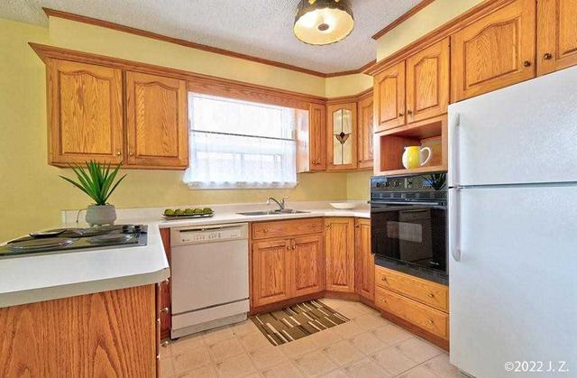 8 Jeffcoat Dr, House detached with 2 bedrooms, 2 bathrooms and 3 parking in Toronto ON | Image 20