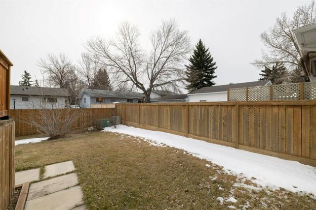 211 Lynnover Place Se, House detached with 3 bedrooms, 2 bathrooms and 2 parking in Calgary AB | Image 28