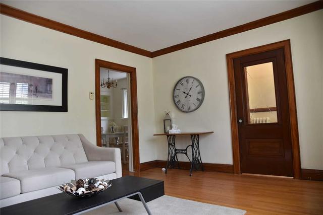 39 Sibley Ave, House detached with 2 bedrooms, 2 bathrooms and 1 parking in Toronto ON | Image 28