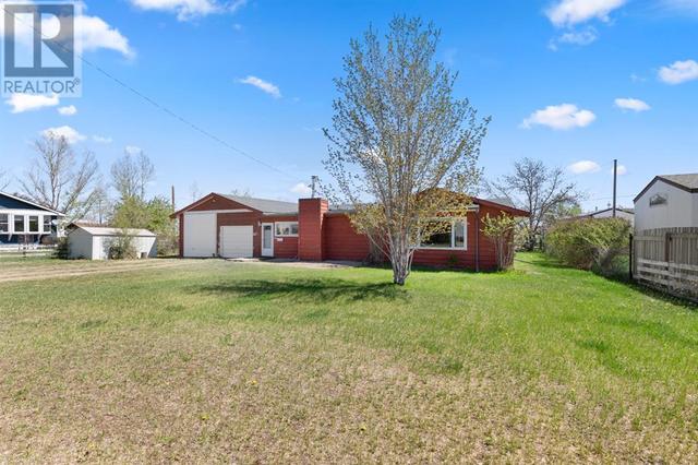 536 4 Street, House detached with 3 bedrooms, 1 bathrooms and 4 parking in Cypress County AB | Image 34