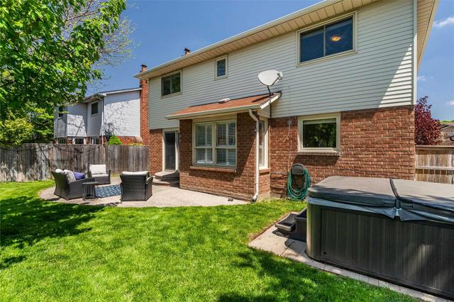 2402 Butternut Cres, House detached with 4 bedrooms, 3 bathrooms and 6 parking in Burlington ON | Image 33