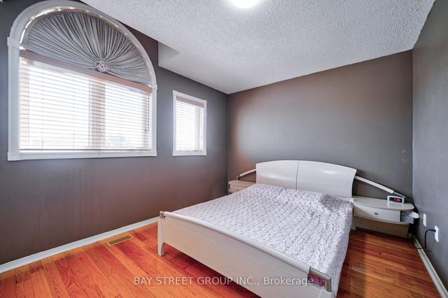 73 Mindy Cres, House attached with 3 bedrooms, 2 bathrooms and 5 parking in Markham ON | Image 11