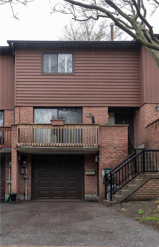 20 Ashglen Way E, Townhouse with 3 bedrooms, 3 bathrooms and 2 parking in Markham ON | Image 1