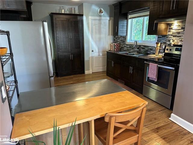 17 East Road, House detached with 2 bedrooms, 2 bathrooms and 3 parking in Parry Sound, Unorganized, Centre Part ON | Image 21