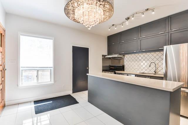 5 Euclid Pl, House attached with 3 bedrooms, 2 bathrooms and 1 parking in Toronto ON | Image 8