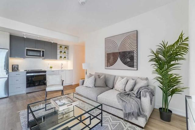 814 - 2300 St Clair Ave W, Condo with 3 bedrooms, 2 bathrooms and 1 parking in Toronto ON | Image 4