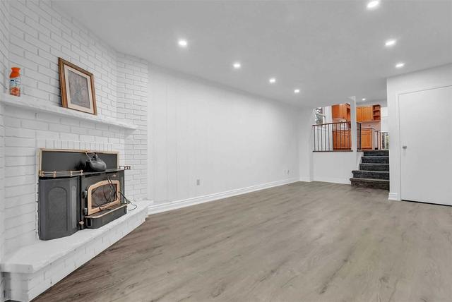 404 Hansen Rd, House semidetached with 4 bedrooms, 4 bathrooms and 4 parking in Brampton ON | Image 9