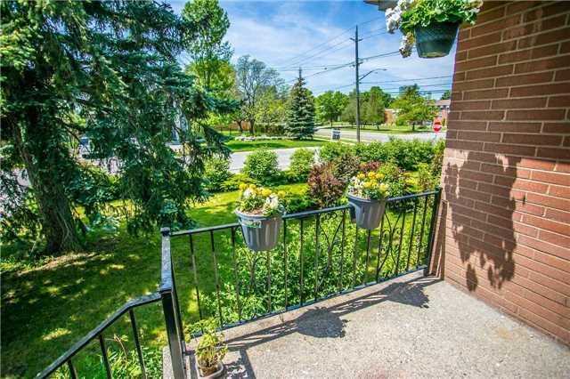 295 Sandwell Dr, House detached with 3 bedrooms, 2 bathrooms and 6 parking in Oakville ON | Image 7