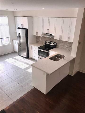 Unit 3 - 1129 Haig Blvd, Townhouse with 2 bedrooms, 3 bathrooms and 1 parking in Mississauga ON | Image 2