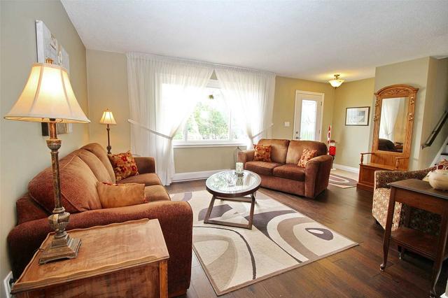 6062 Trafalgar Rd, House detached with 4 bedrooms, 3 bathrooms and 6 parking in Erin ON | Image 9