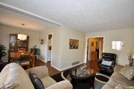 3157 Harris Cres, House detached with 3 bedrooms, 3 bathrooms and 2 parking in Mississauga ON | Image 3
