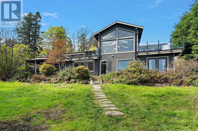 5675 Wellsview Rd, House detached with 5 bedrooms, 4 bathrooms and 10 parking in Saanich BC | Image 31
