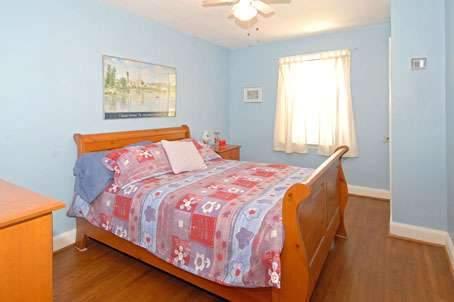 32 Florens Ave, House detached with 2 bedrooms, 2 bathrooms and 3 parking in Toronto ON | Image 5