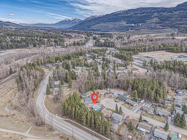 307 Lodgepole Place, House detached with 4 bedrooms, 2 bathrooms and null parking in Sparwood BC | Image 57