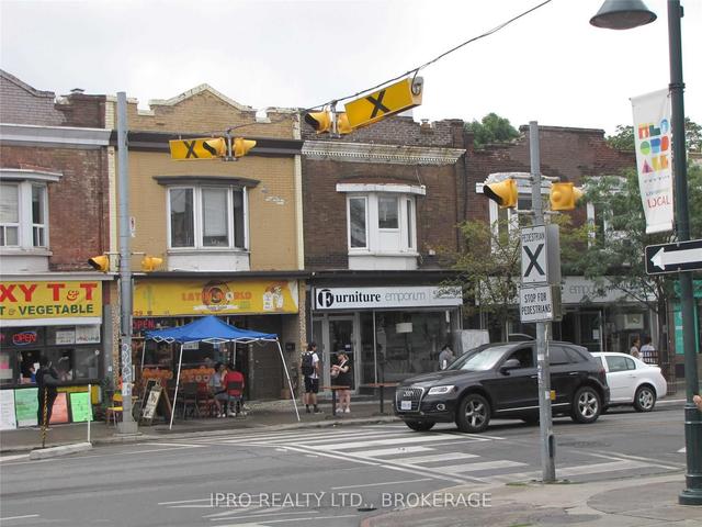 1229 Bloor St W, Home with 5 bedrooms, 4 bathrooms and 2 parking in Toronto ON | Image 9