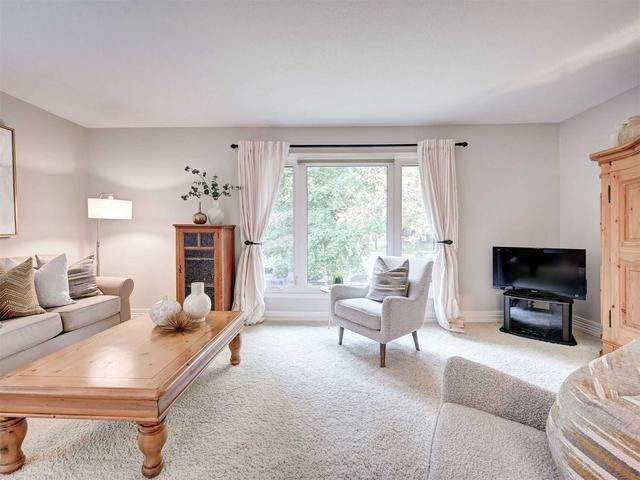 16 Bards Walkway, Townhouse with 3 bedrooms, 3 bathrooms and 2 parking in Toronto ON | Image 4