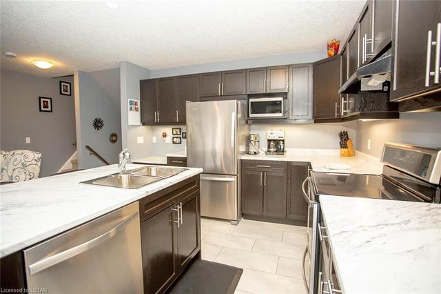 113 - 2635 Bateman Trail, House attached with 3 bedrooms, 2 bathrooms and 3 parking in London ON | Image 10