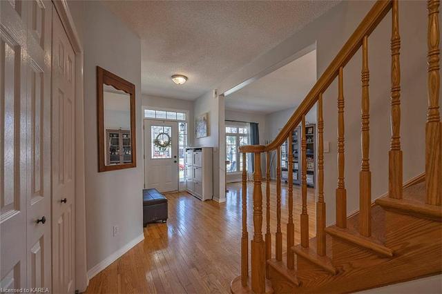 975 Bluffwood Avenue, House detached with 4 bedrooms, 2 bathrooms and 3 parking in Kingston ON | Image 17