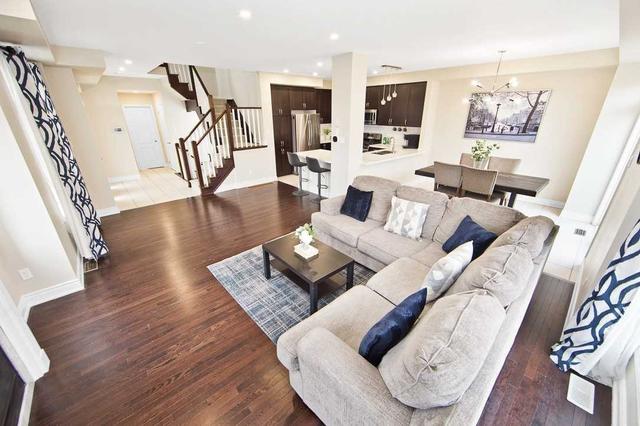 19 Honeyview Tr, House semidetached with 3 bedrooms, 4 bathrooms and 3 parking in Brampton ON | Image 21