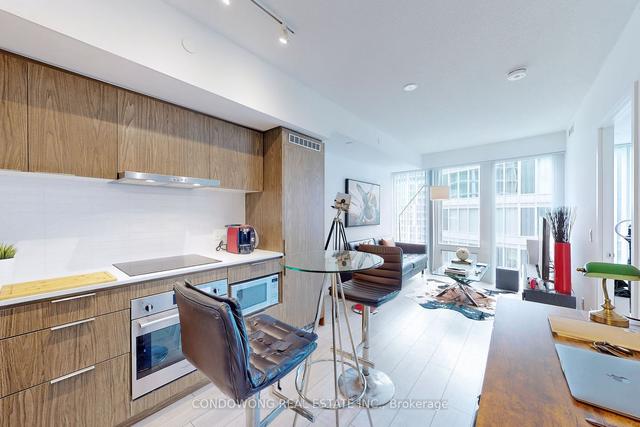 3001 - 60 Shuter St, Condo with 1 bedrooms, 1 bathrooms and 0 parking in Toronto ON | Image 2