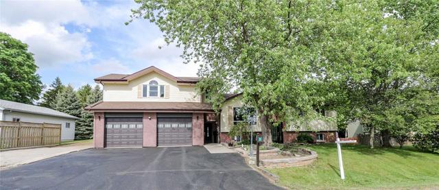 26 Moon Cres, House detached with 4 bedrooms, 2 bathrooms and 8 parking in Oro Medonte ON | Image 1