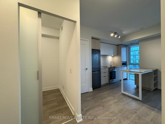3707 - 70 Annie Craig Dr, Condo with 1 bedrooms, 2 bathrooms and 1 parking in Toronto ON | Image 10