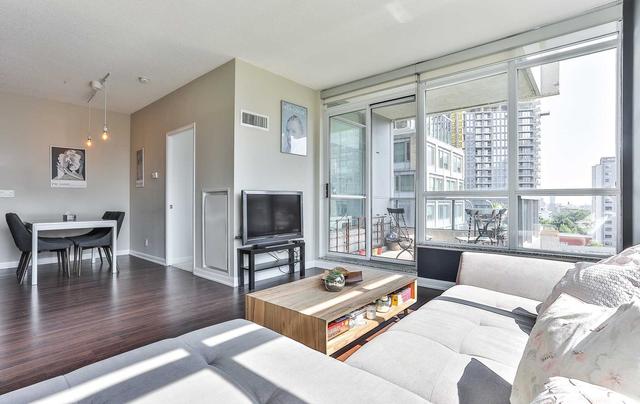 809 - 500 Sherbourne St, Condo with 2 bedrooms, 2 bathrooms and 1 parking in Toronto ON | Image 15