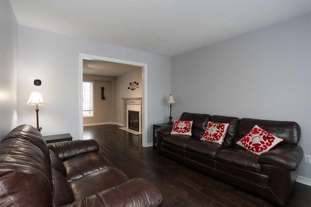 83 Cloughley Dr, House detached with 4 bedrooms, 4 bathrooms and 2 parking in Barrie ON | Image 6