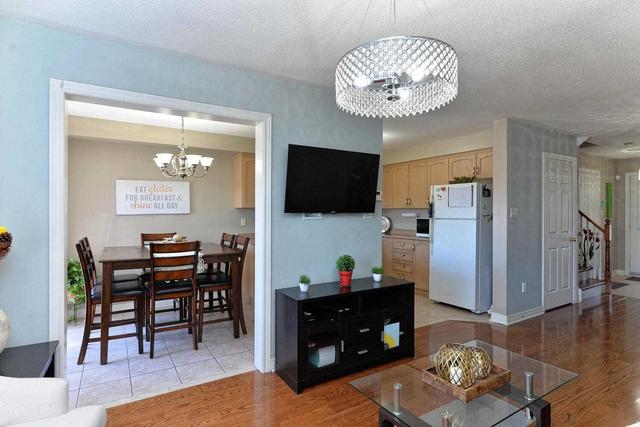 6 Panama Pl E, House attached with 3 bedrooms, 4 bathrooms and 2 parking in Brampton ON | Image 8