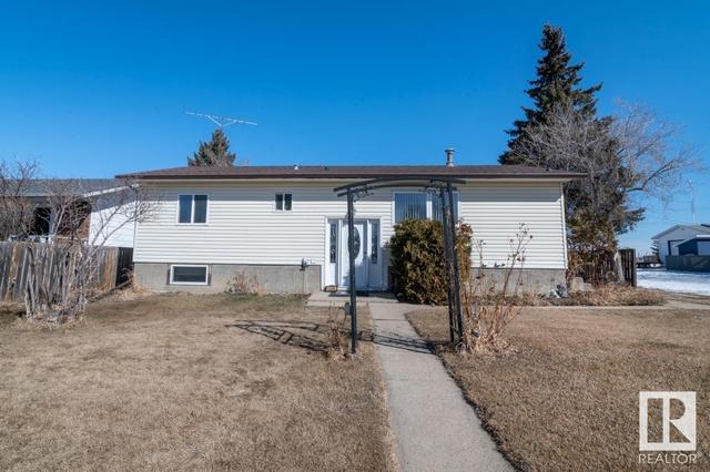 4804 57 Av, House detached with 5 bedrooms, 2 bathrooms and null parking in Tofield AB | Image 2