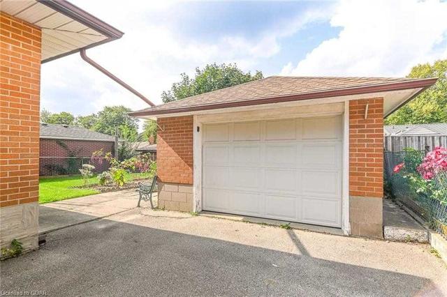 22 Del Mar Blvd, House detached with 3 bedrooms, 2 bathrooms and 9 parking in Guelph ON | Image 9