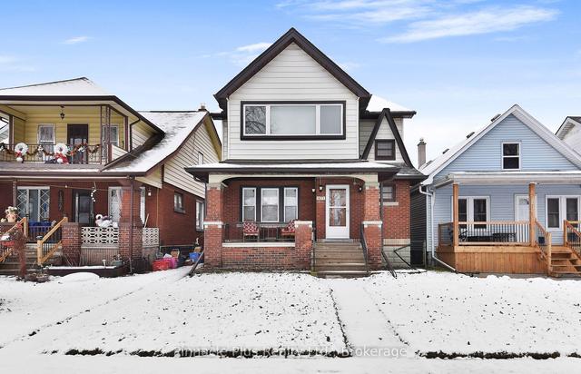 1471 Benjamin Ave, House detached with 4 bedrooms, 2 bathrooms and 3 parking in Windsor ON | Image 1