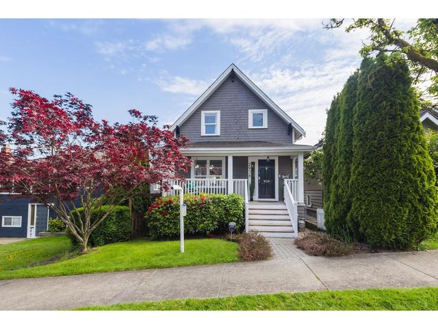2938 E Georgia Street, House detached with 3 bedrooms, 2 bathrooms and null parking in Vancouver BC | Card Image