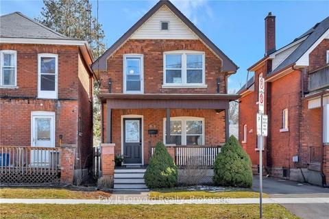 25 Wells Ave, House detached with 3 bedrooms, 1 bathrooms and 3 parking in Brantford ON | Card Image